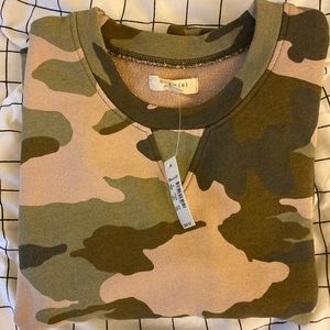 Madewell Camoflauge Sweatshirt Size Medium NEW